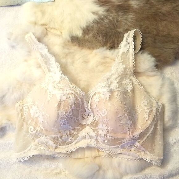 VS Dream Angels Floral Applique Bracelet Victoria's Secret Dream Angels Lace Bra - Picture 1 of 9